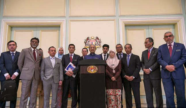 Anwar Segera Mengambil Alih, Tidak Perlu Rombakan Kabinet Sekarang