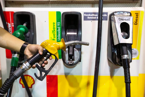 Harga Diesel dan Petrol Naik Dua Sen