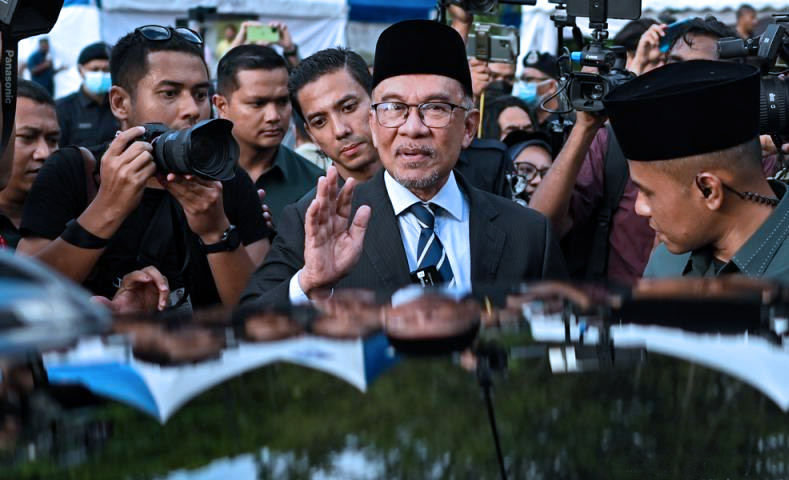 Agong beri sedikit masa lagi Agong beri sedikit masa lagi