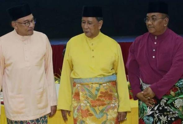 PM Anwar - Sultan Kedah - Sanusi Md Nor