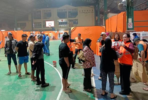 Banjir: Empat PPS baharu dibuka di Serian, hujan luar biasa